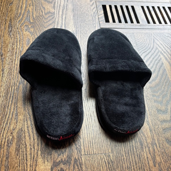 ActionHeat heated slippers - Picture 3 of 9
